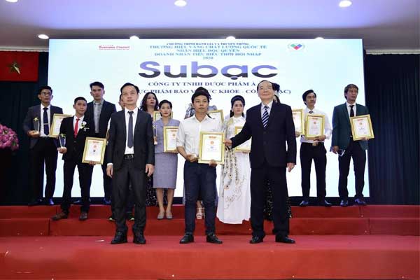 Cốm Subạc vinh dự nhận giải thưởng ‘Thương hiệu vàng chất lượng quốc tế 2020”
